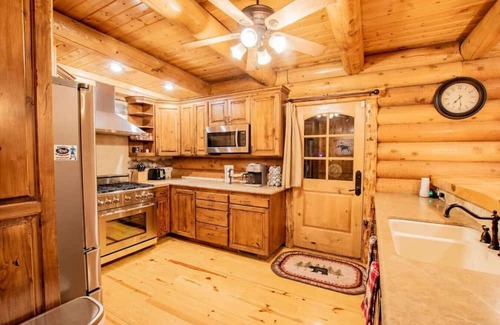Highland Cabine | The Moose & Bear Cabin at Timpanogos