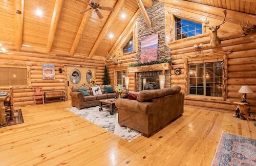 Highland Cabine | The Moose & Bear Cabin at Timpanogos
