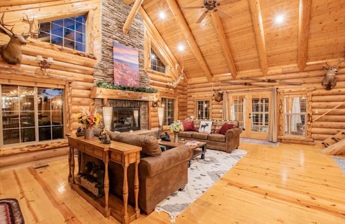 Highland Cabine | The Moose & Bear Cabin at Timpanogos