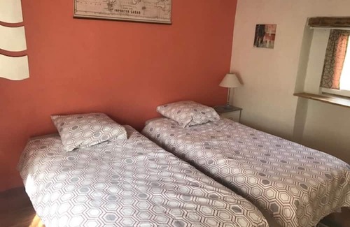 Reilhanette Maison | Holiday Home 'Les Eyssaux En Baronnies' with Mountain View, Private Terrace and Wi-Fi