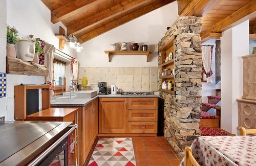 Rabbi Appartement | "Chalet Berghof Laret Arnica" with Whirpool and Wi-Fi