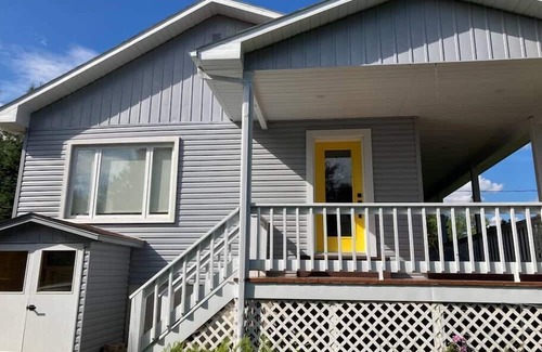 Eastman Chalet De Ski | The Surf N Turf-Spa-Eastman-Lake Access