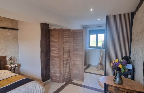 Orbigny Maison | Charming country gite near the BEAUVAL Zoo, close to numerous Châteaux.
