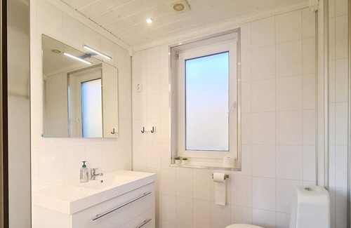 Lonevag Maison | 5 person holiday home in LONEVÅG