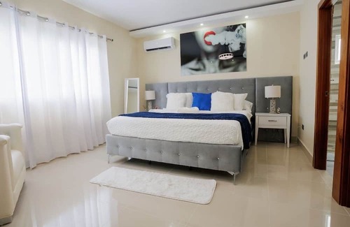 San Francisco de Macoris Appartement | Lovely 3-bedroom apartment in San Francisco de Macorís with AC, WiFi