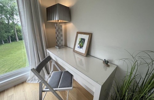 Paris Lit Et Petit-Déjeuner | The Mulberry House on the Grand