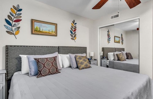 Phoenix Maison | Amenities Galore! Outdoor Living & lots of Games