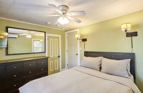 Callicoon Maison | House on Callicoon Upper Main Street - Cozy Friends & Family Getaway