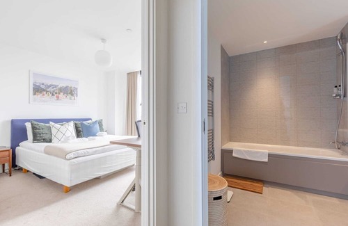 Gospel Oak Appartement | Bright 2BD Flat - 4 min walk to Hampstead Heath!