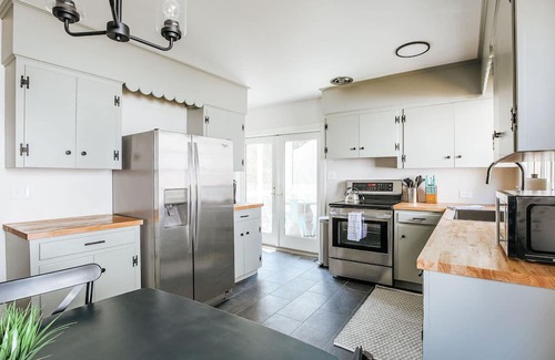 Lewis Mountain Maison | *NEW* Lewis Mtn Retreat: Walk to UVA & JPJ