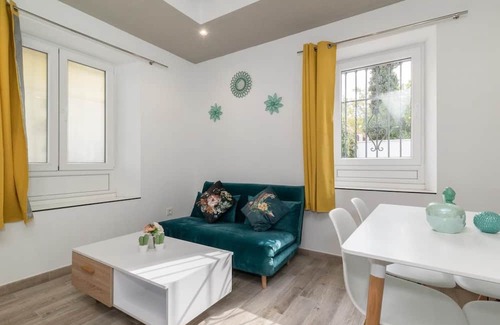 Cervantes Appartement | Apartment in a restored mansion in Granada.