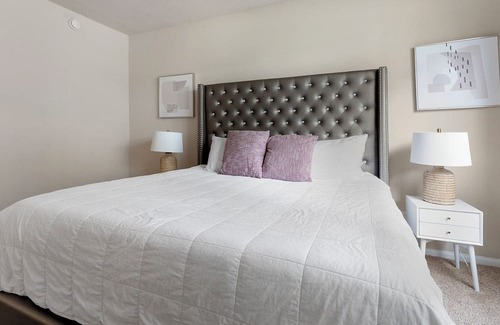 Collierville Appartement | Modern Apartment in Prime Location (ID5170X6)
