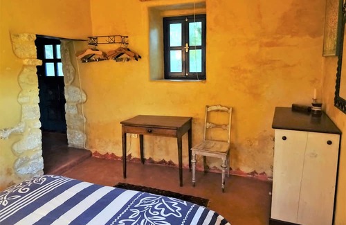 Faistos Maison | Original, Cretan stone house with a view of the enchanting garden