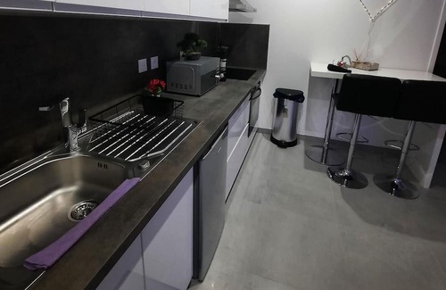 Freneuse Appartement | Romantic Apartment with Private Jacuzzi