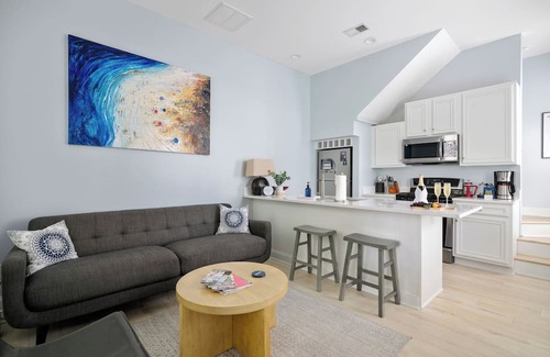 North Charleston Maison | Bird Song : Recently Renovated in Mixson!