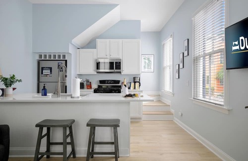 North Charleston Maison | Bird Song : Recently Renovated in Mixson!