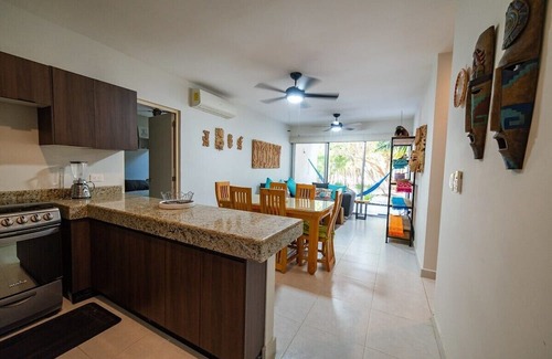 Progreso Municipality Appartement | Very chic 3BR Condo, tons of amenities, 1 block fr
