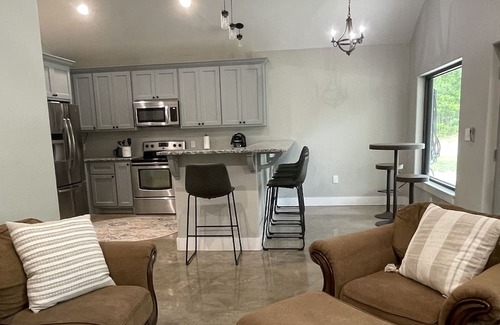 Jasper Cabine | Cozy cabin located on the Angelina River and minutes away from lake Sam Rayburn.