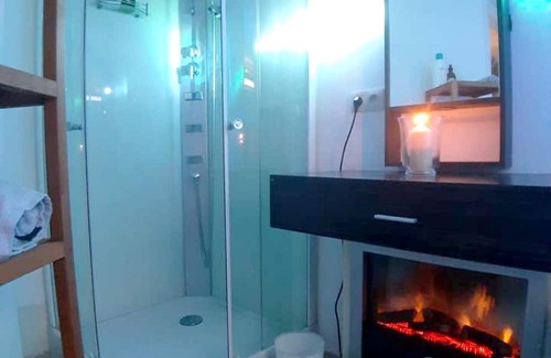 Waterloo Appartement | Homerez - Nice apartement for 4 ppl. with jacuzzi at Waterloo