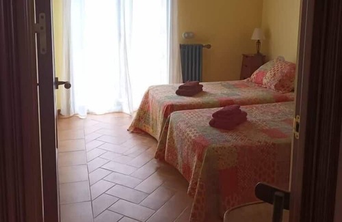 Alia Chalet De Ski | Homerez - Chalet for 10 ppl. with swimming-pool and terrace at Pantano de Cijara