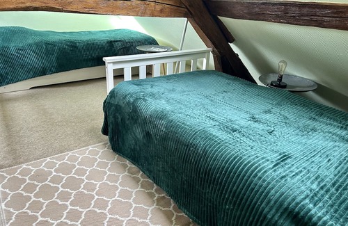 Villemoiron-en-Othe Appartement | Le domaine du Lavoir - Studio PISA sleeps 5-jacuzzi from April to October