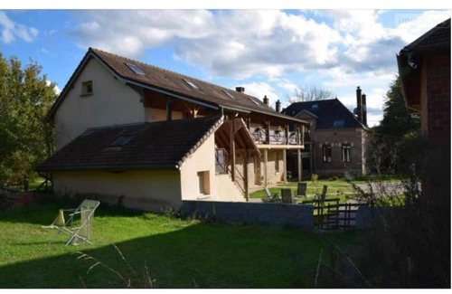 Villemoiron-en-Othe Appartement | Le domaine du Lavoir / Moumoune sleeps 4. Jacuzzi access from April to October