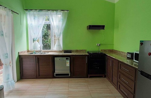 Pointe Aux Sables Appartement | Homerez - Beautiful appartement 1 km away from the beach for 6 ppl. with jacuzzi