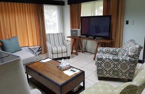 La Garita Maison | Two-bedroom House in two acres of land and exotic gardens