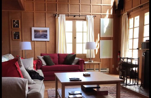 Yachats Cabine | River front cabin a quick walk to the ocean and downtown Yachats!