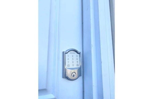 Elizabeth Appartement | Cozy 2BR Parking&Laundry near NYC Self Check-IN
