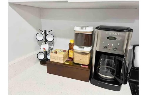 Elizabeth Appartement | Cozy 2BR Parking&Laundry near NYC Self Check-IN