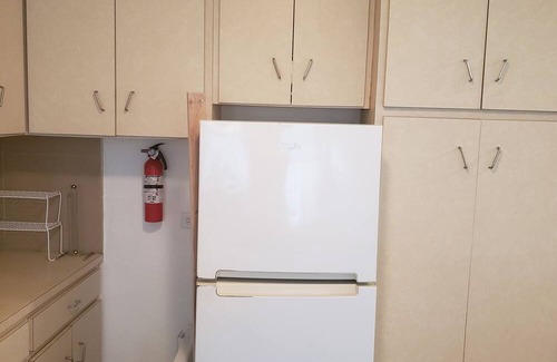 Somerset Village Appartement | Newly renovated 1 bedroom apartment - 5 mins from the beach!