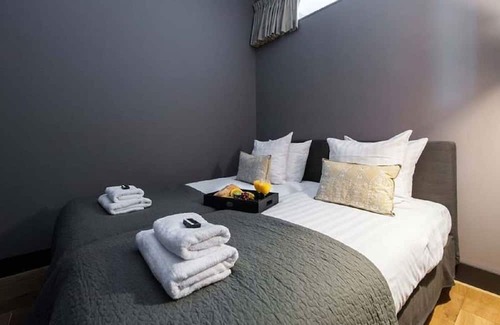 Helmersbuurt Appartement | 3BR TRANQUIL FAMILY RENTAL NEXT TO VONDELPARK