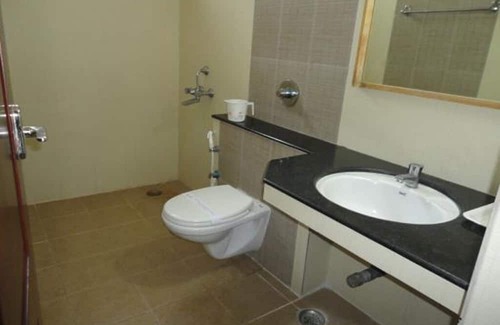 Madurai Maison | Warmly decorated rooms/Vandiyur Lake view Stay
