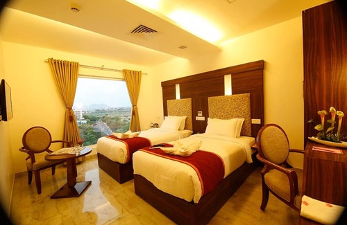 KK Nagar Maison | Convenient Rooms with Lake view Stay/Madurai