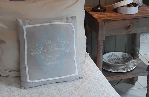 Fernelmont Lit Et Petit-Déjeuner | Bed and Breakfast "In the Shade of Walnut"