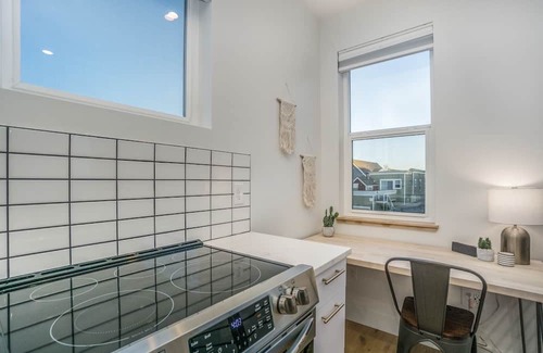 Old Town North Maison | Downtown Views Deluxe Guesthouse + Rooftop Spa!