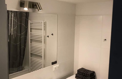 Donaustadt Appartement | New Apartment in Vienna, Top Location - VIC, UNO City, Danube