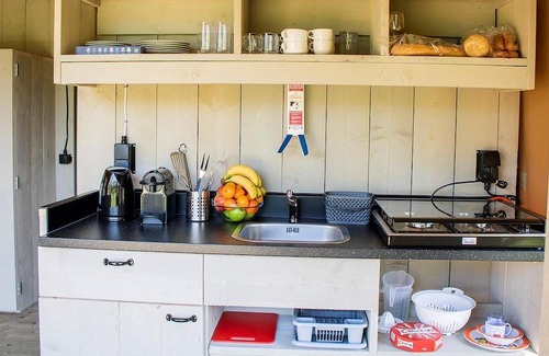 Ornans Chalet De Ski | Luxe Sanitary XL 6 Pers. Villatent at 4-star campsite La Roche d'Ully