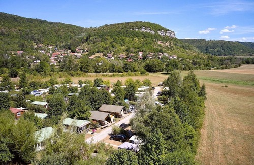 Ornans Chalet De Ski | Luxe Sanitary XL 6 Pers. Villatent at 4-star campsite La Roche d'Ully