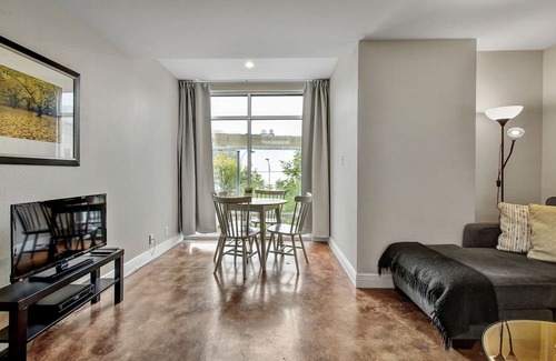 Civic District Appartement | The Littlefields by Lodgewell | Downtown Chic | A7