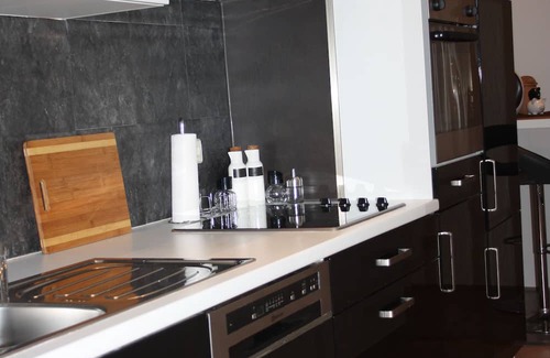 Lehen Appartement | Summer offer!charming Jugendstielappartment, Stuttgart City on Marienplatz