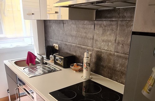 Lehen Appartement | Summer offer!charming Jugendstielappartment, Stuttgart City on Marienplatz