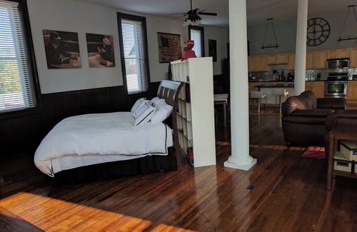 Milan Appartement | Loft Near Perfect North Slopes, The Ark, Creation, and Hoosier Museums, Casinos