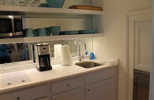 Harleston Village Maison | Historic Romantic Downtown Row House with Free Parking