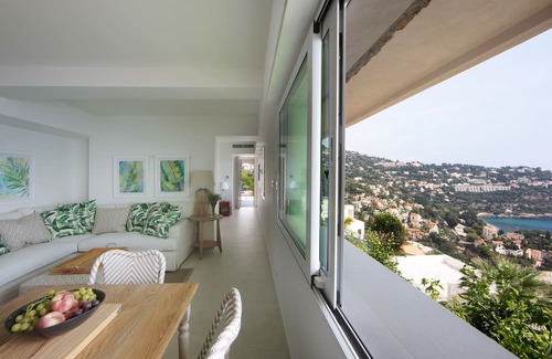 French Riviera Maison | Monaco Bay View villa with pool, sea views, secure parking for 3 cars, elevator.