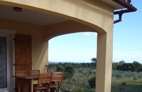 San-Gavino-di-Carbini Villa | Small contemporary villa with all mod cons (new)