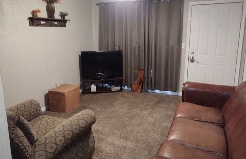 Niles Appartement | Cozy Apartment, Just 10 Minutes From Notre Dame!