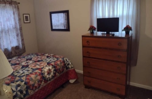 Niles Appartement | Cozy Apartment, Just 10 Minutes From Notre Dame!