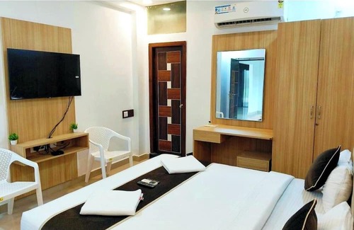 Tirupati Hôtel | Hotel MS Pride - Prime Located
